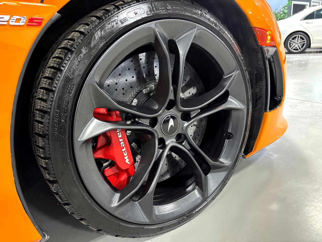 2019 McLaren 720S 710HP|RWD|V8TWINTURBO|NO LUX TAX|BUTTERFLYDOORS|+ Photo