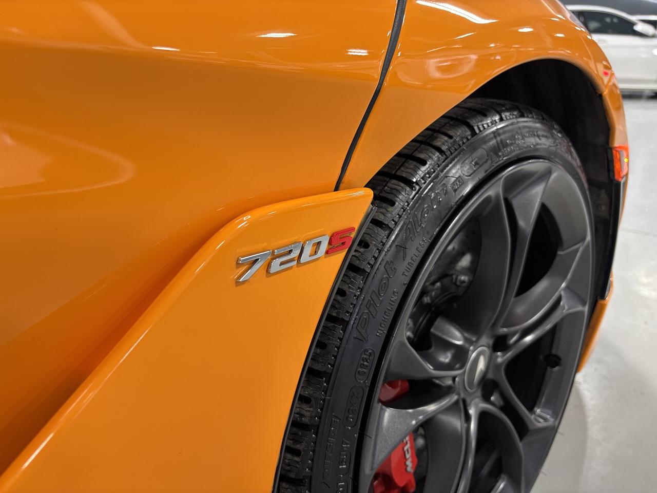 2019 McLaren 720S 710HP|RWD|V8TWINTURBO|NO LUX TAX|BUTTERFLYDOORS|+ Photo