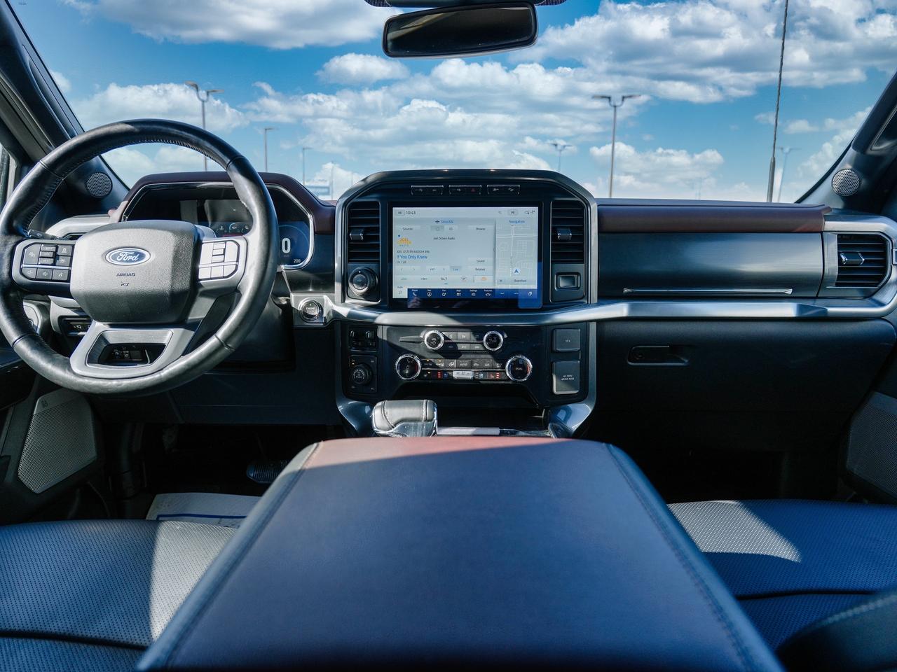 2023 Ford F-150 SUPER CREW | LEATHER | LOW KM | V8! Photo