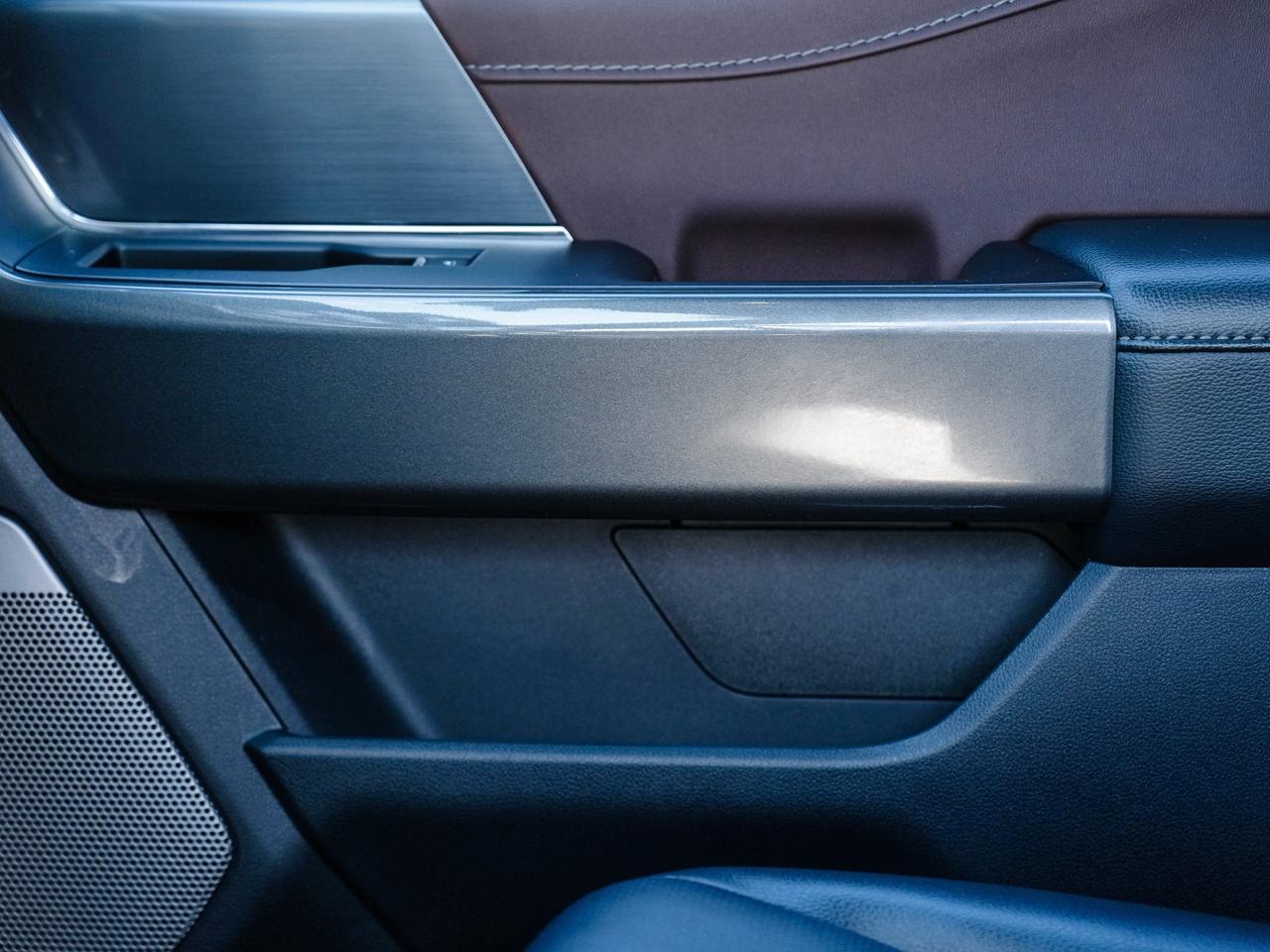 2023 Ford F-150 SUPER CREW | LEATHER | LOW KM | V8! Photo