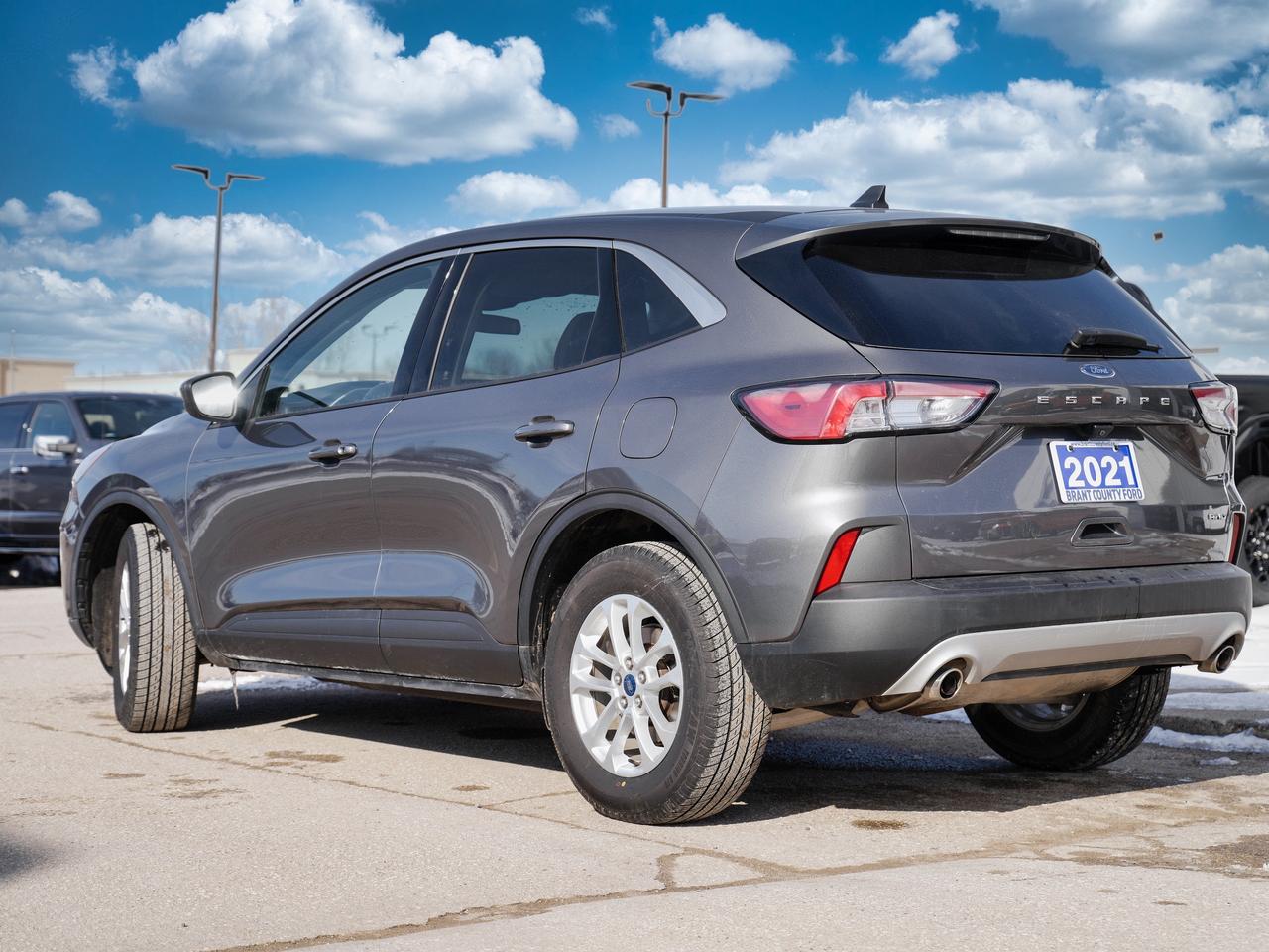 2021 Ford Escape SE MODEL/4X4/GREAT ON GAS! Photo