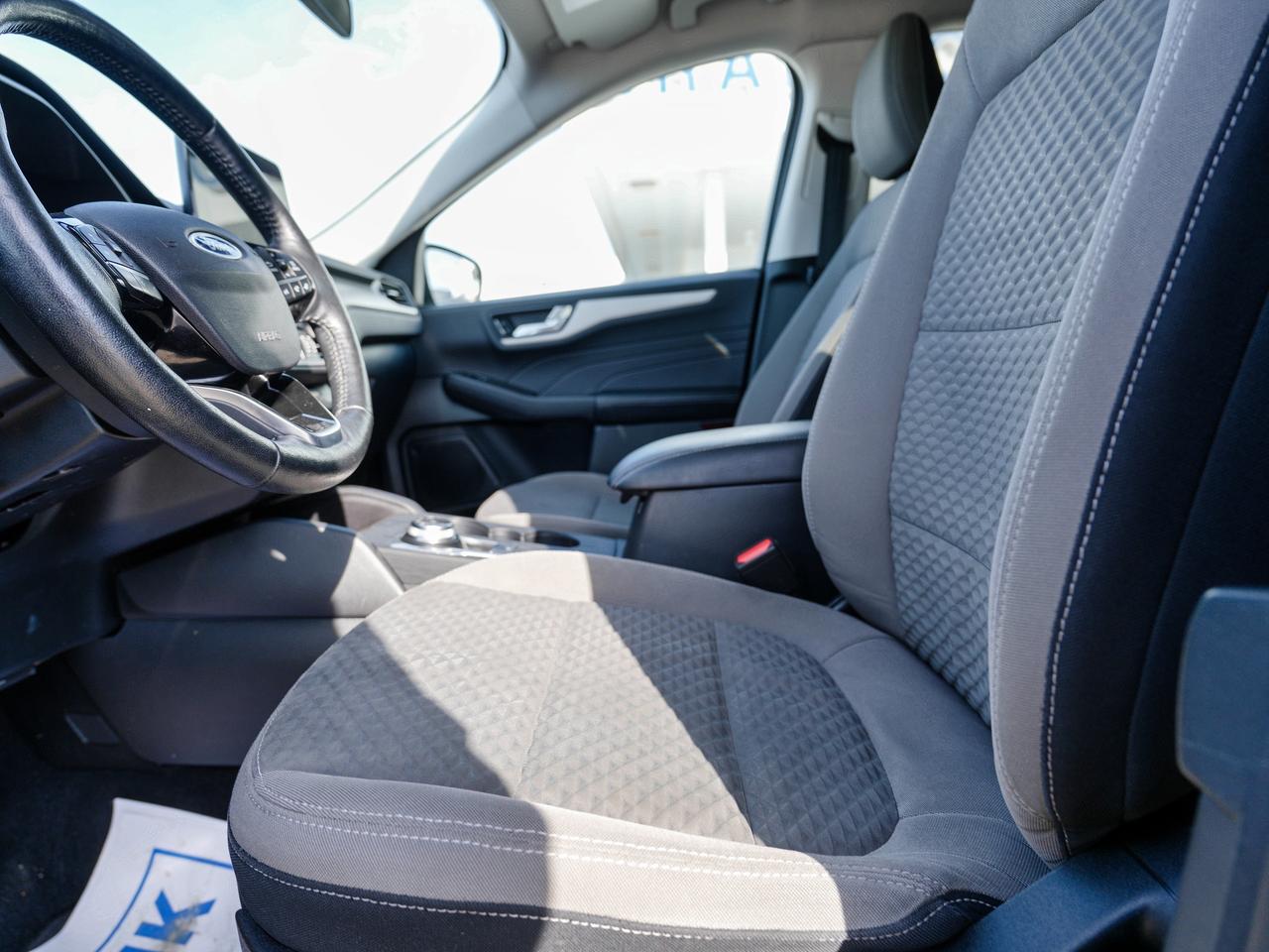 2021 Ford Escape SE MODEL/4X4/GREAT ON GAS! Photo