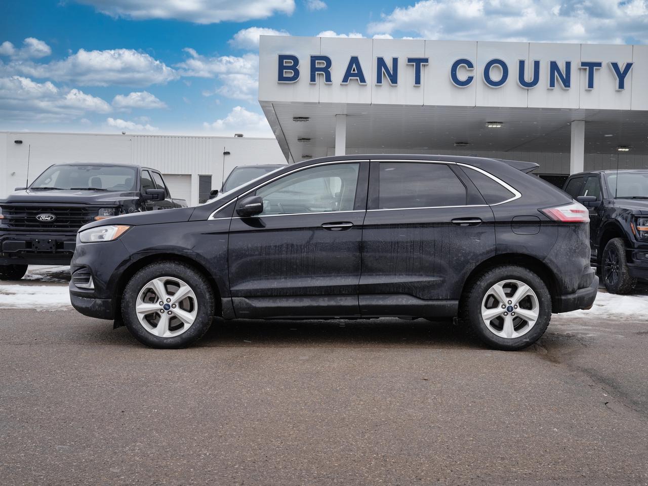 2021 Ford Edge TITANIUM | AWD | LOADED UP! | LEATHER | PANO ROOF Photo3