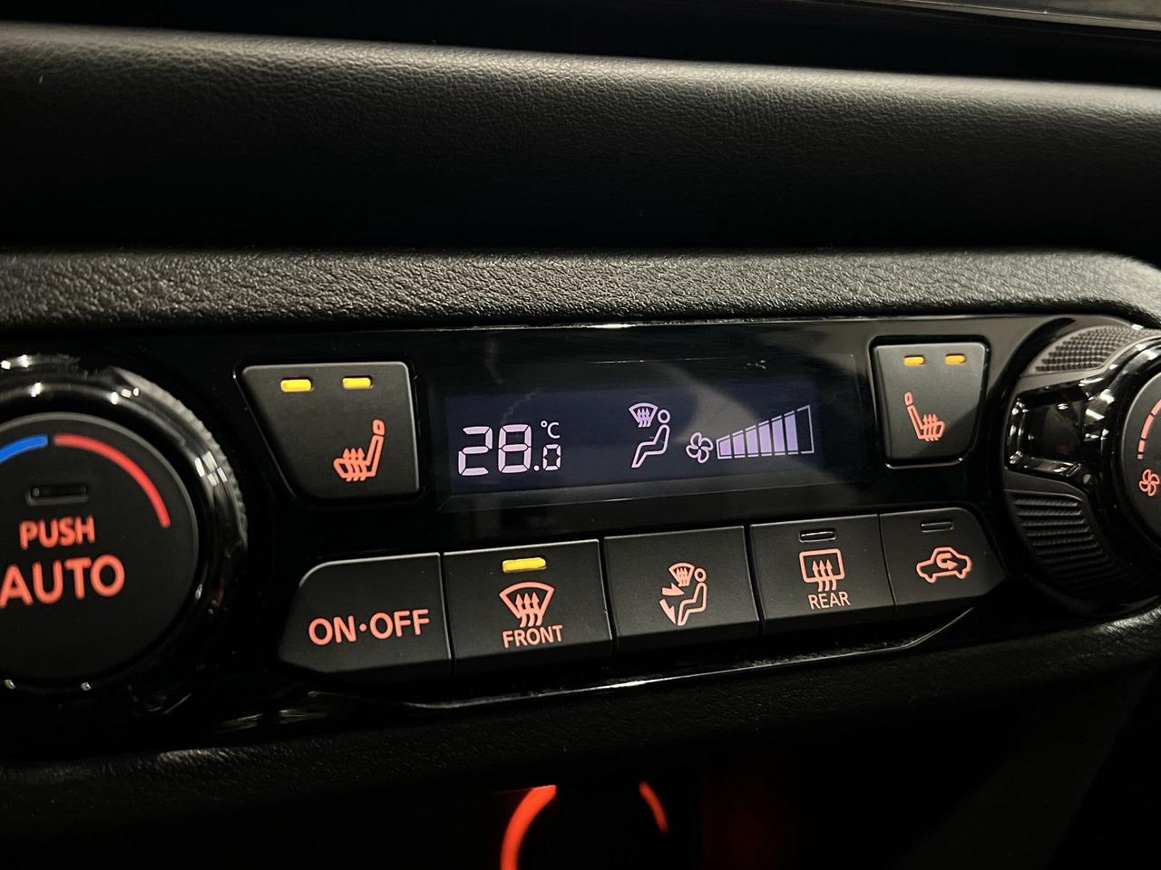 2024 Nissan Kicks SR | ONLY 13,000KMS! | LEATHER | CARPLAY Photo