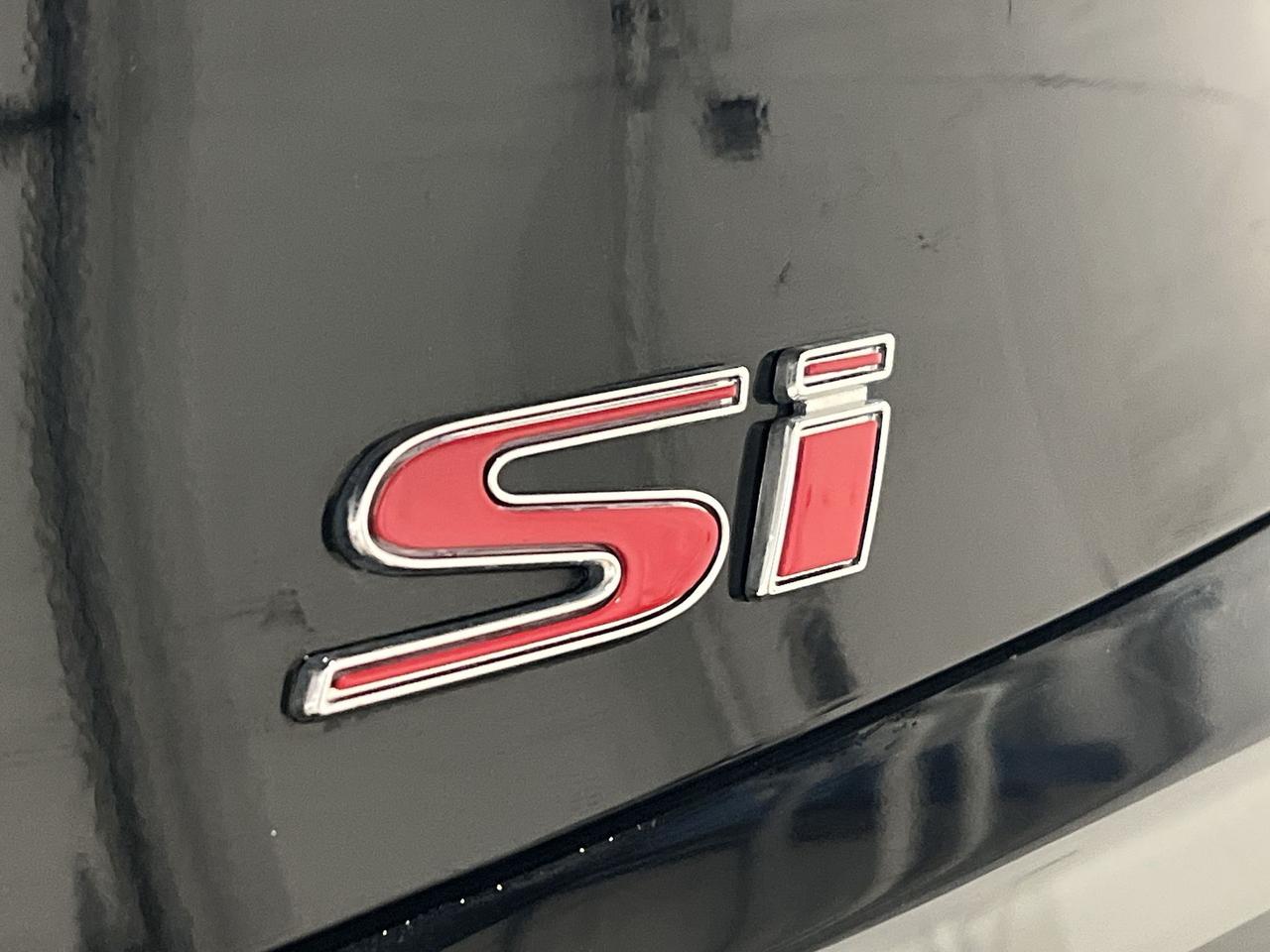 13573736