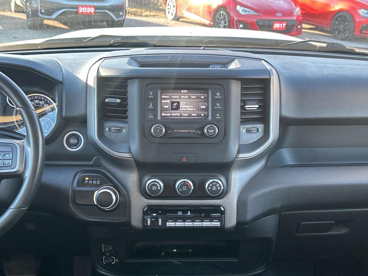 2020 RAM 3500 TRADESMAN, CLEAN CARFAX, 6.4L HEMI, 6 PASSENGER! Photo