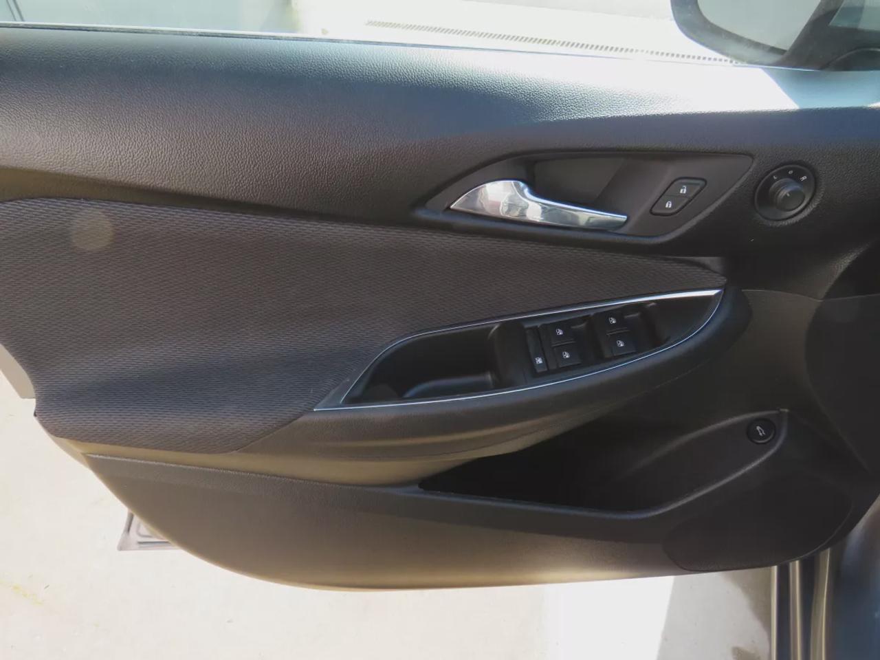 2018 Chevrolet Cruze LT  | Clean Title | No Accidents | Safety Certified | Power Seats | Reverse Camera | Heated Seats | Digital Touchscreen | Push Button Start | Cruise Control | Bluetooth Photo