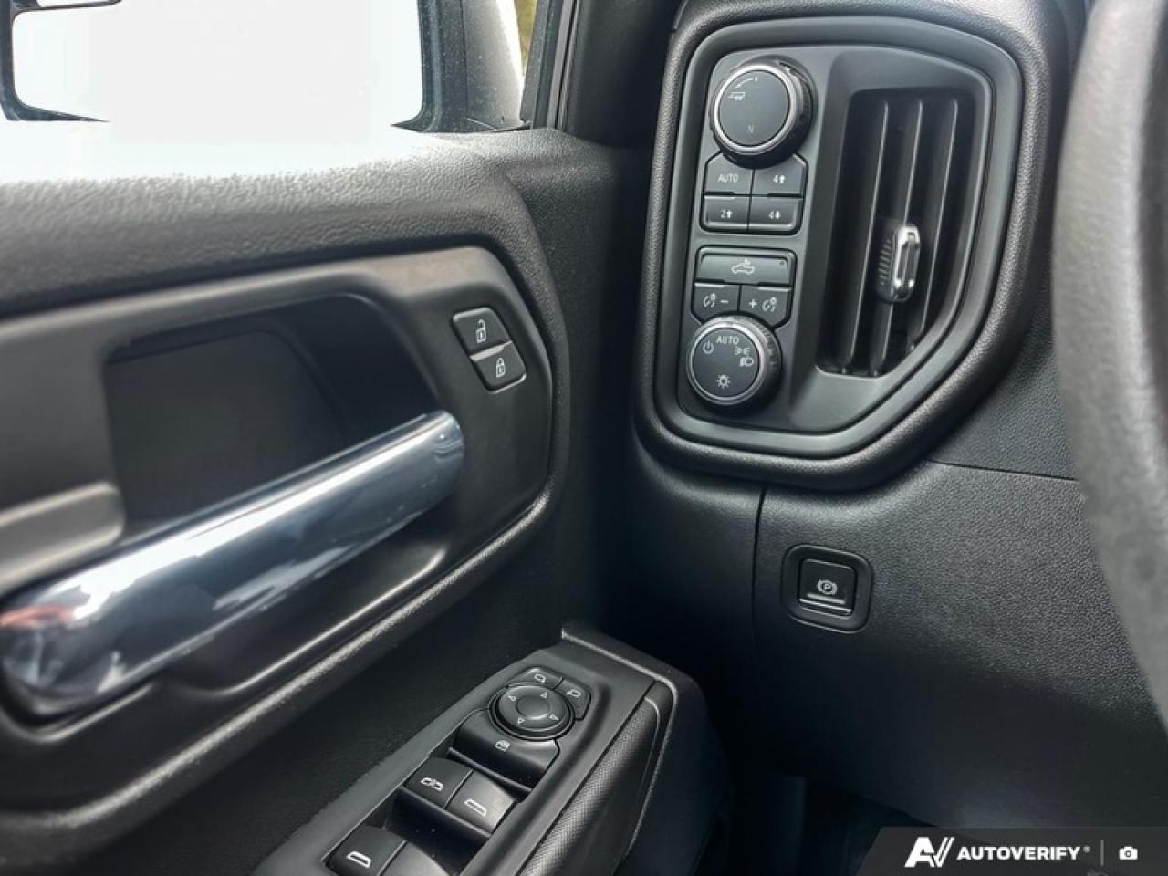 2022 Chevrolet Silverado 1500 LTD Custom Trail Boss  2CX, TRAILBOSS, 6.2 V8 CREW Photo