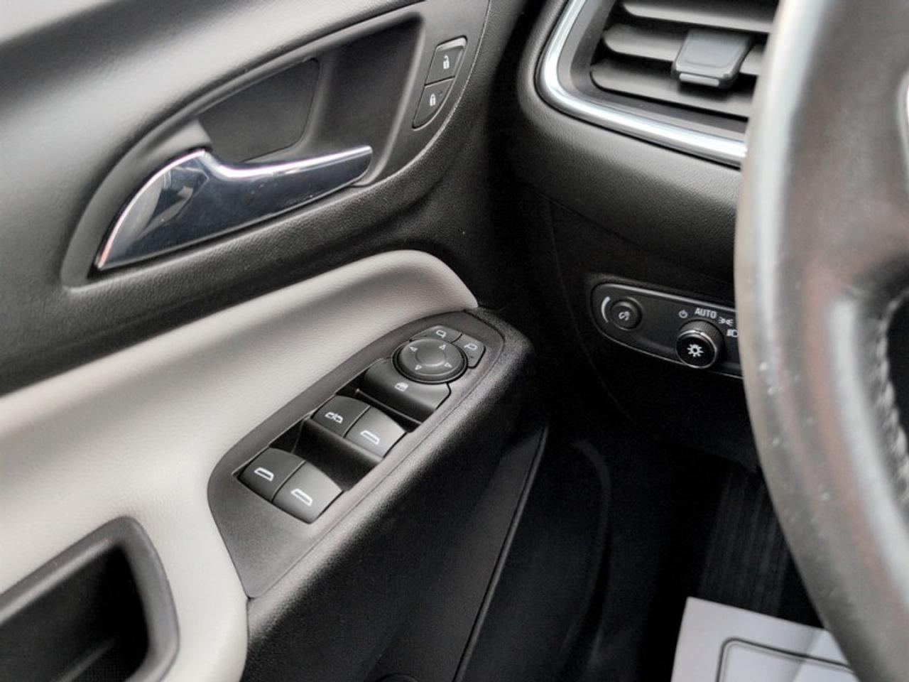 2020 Chevrolet Equinox LT  CONFIDENCE-CONVENIENCE PKGS Photo