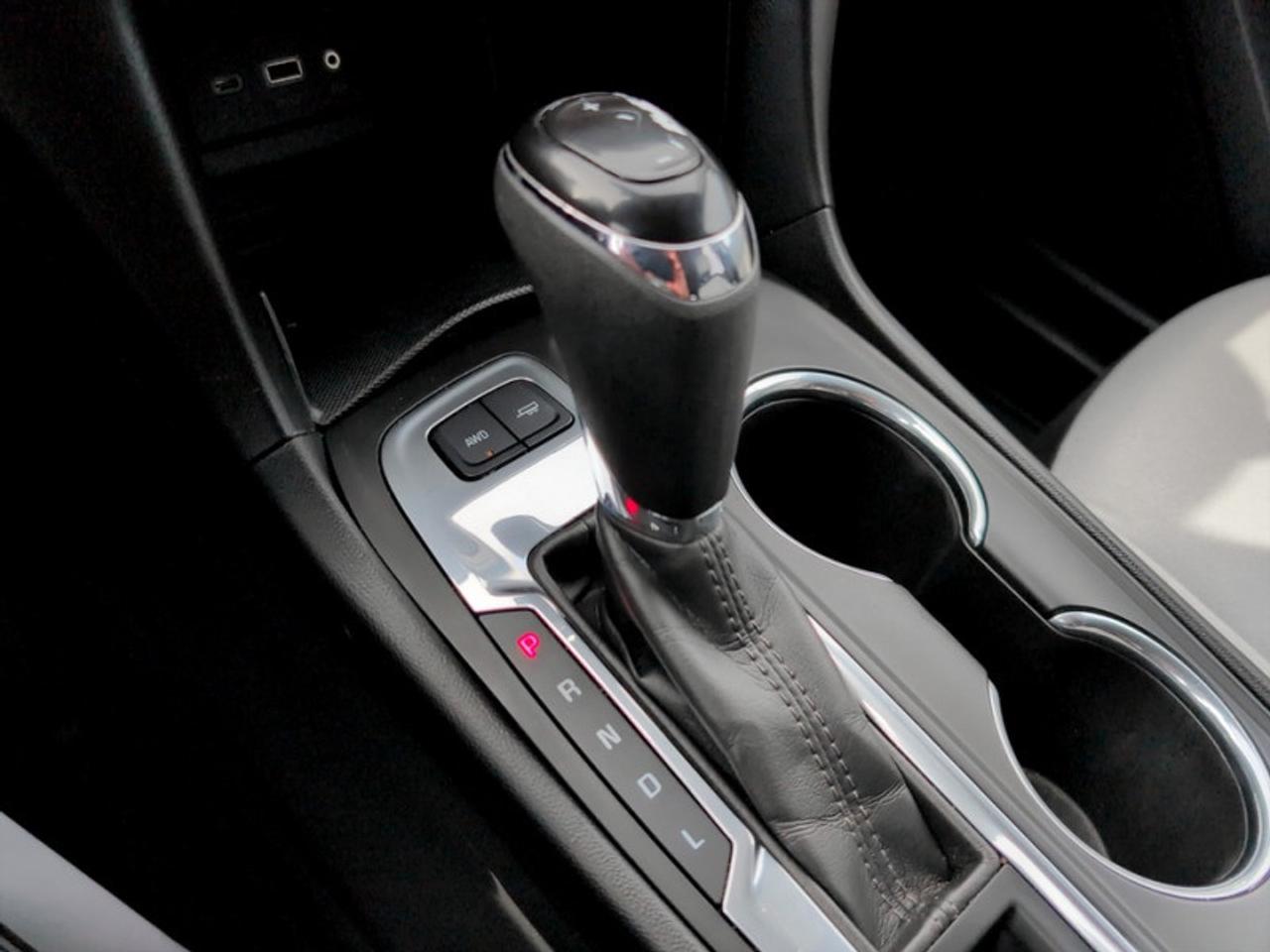 2020 Chevrolet Equinox LT  CONFIDENCE-CONVENIENCE PKGS Photo