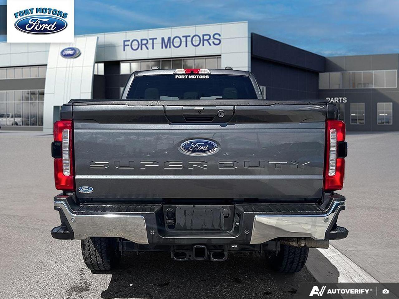 2026 Ford SUPER DUTY F-350 SRW XLT Photo4