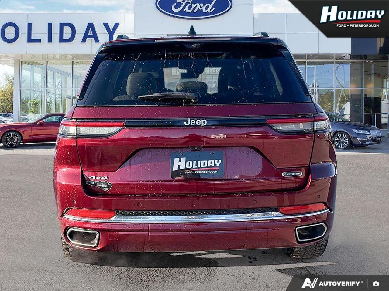 2023 Jeep Grand Cherokee Overland Photo