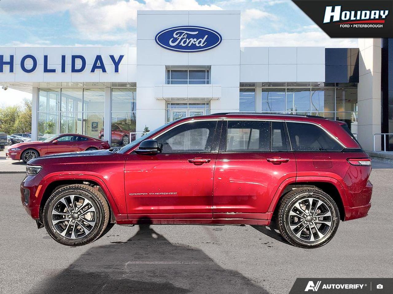 2023 Jeep Grand Cherokee Overland Photo2