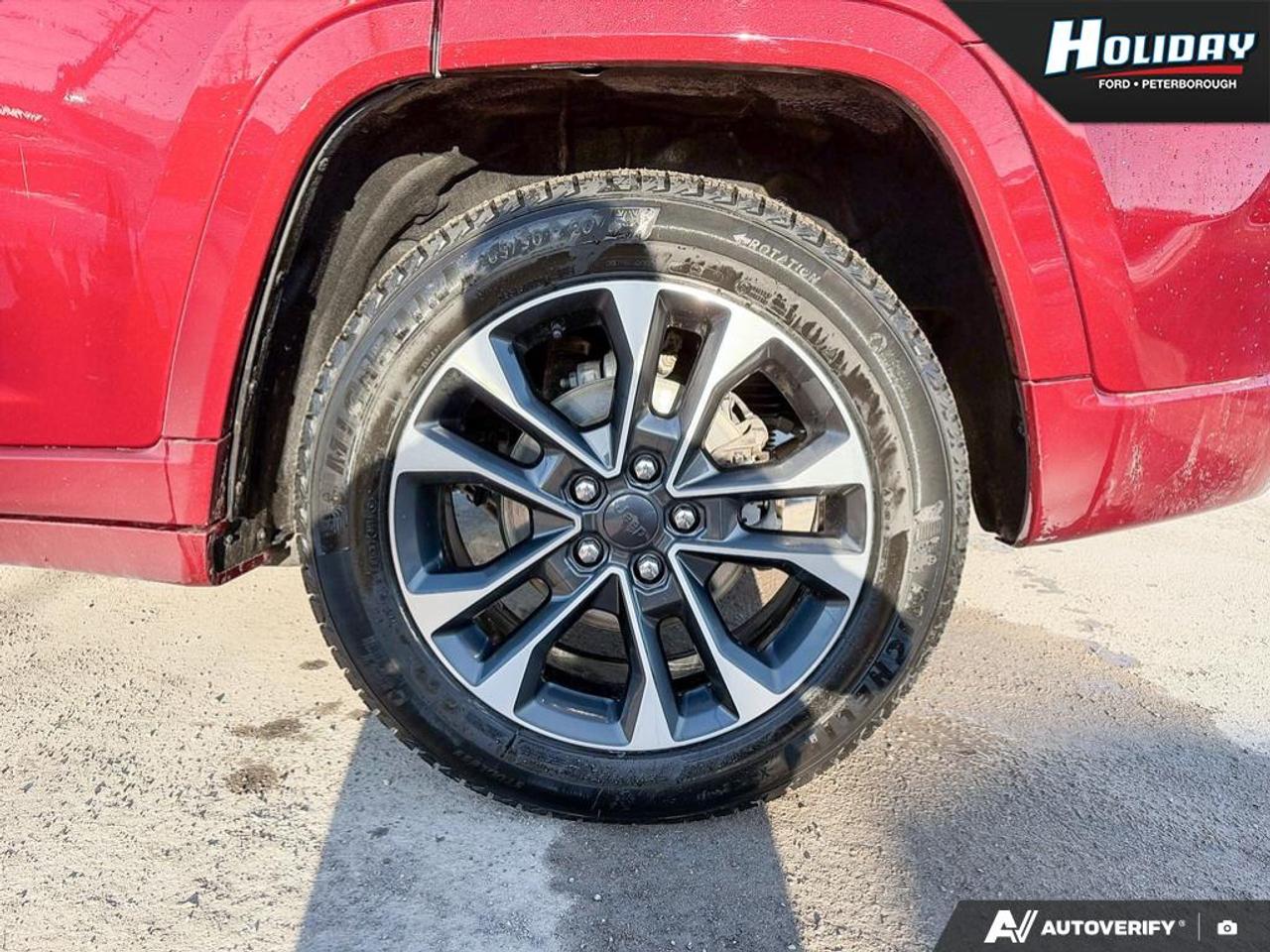 2023 Jeep Grand Cherokee Overland Photo