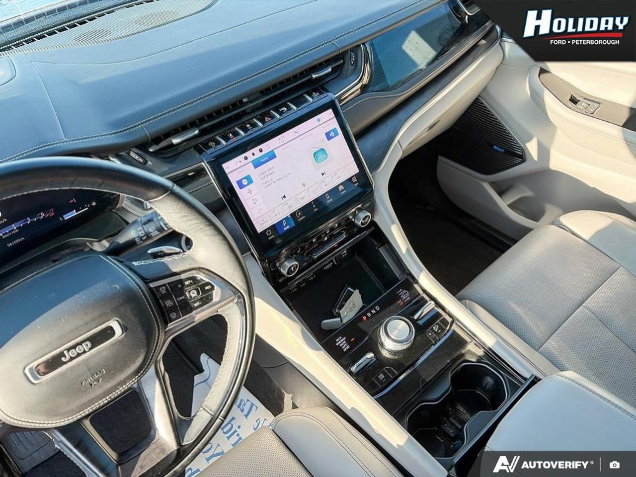 2023 Jeep Grand Cherokee Overland Photo