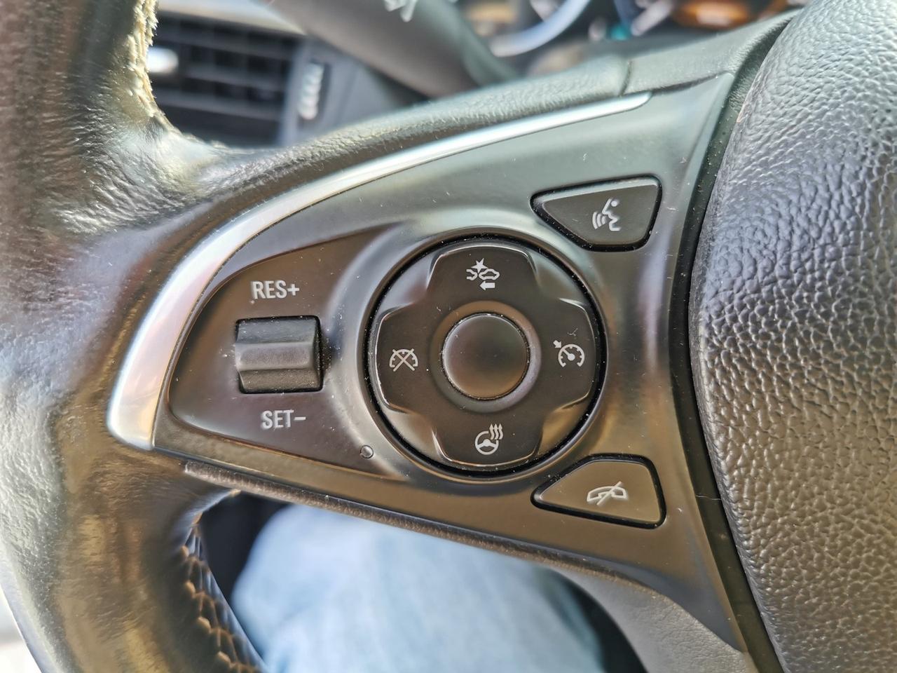 2017 Buick Envision Premium Photo