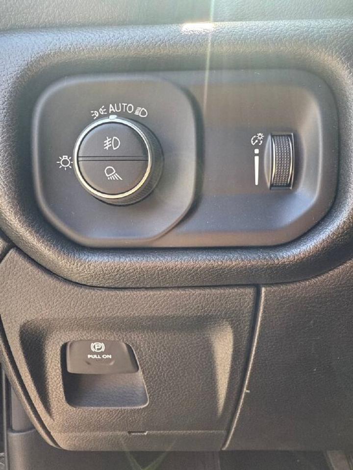 2026 RAM 1500 Express Photo