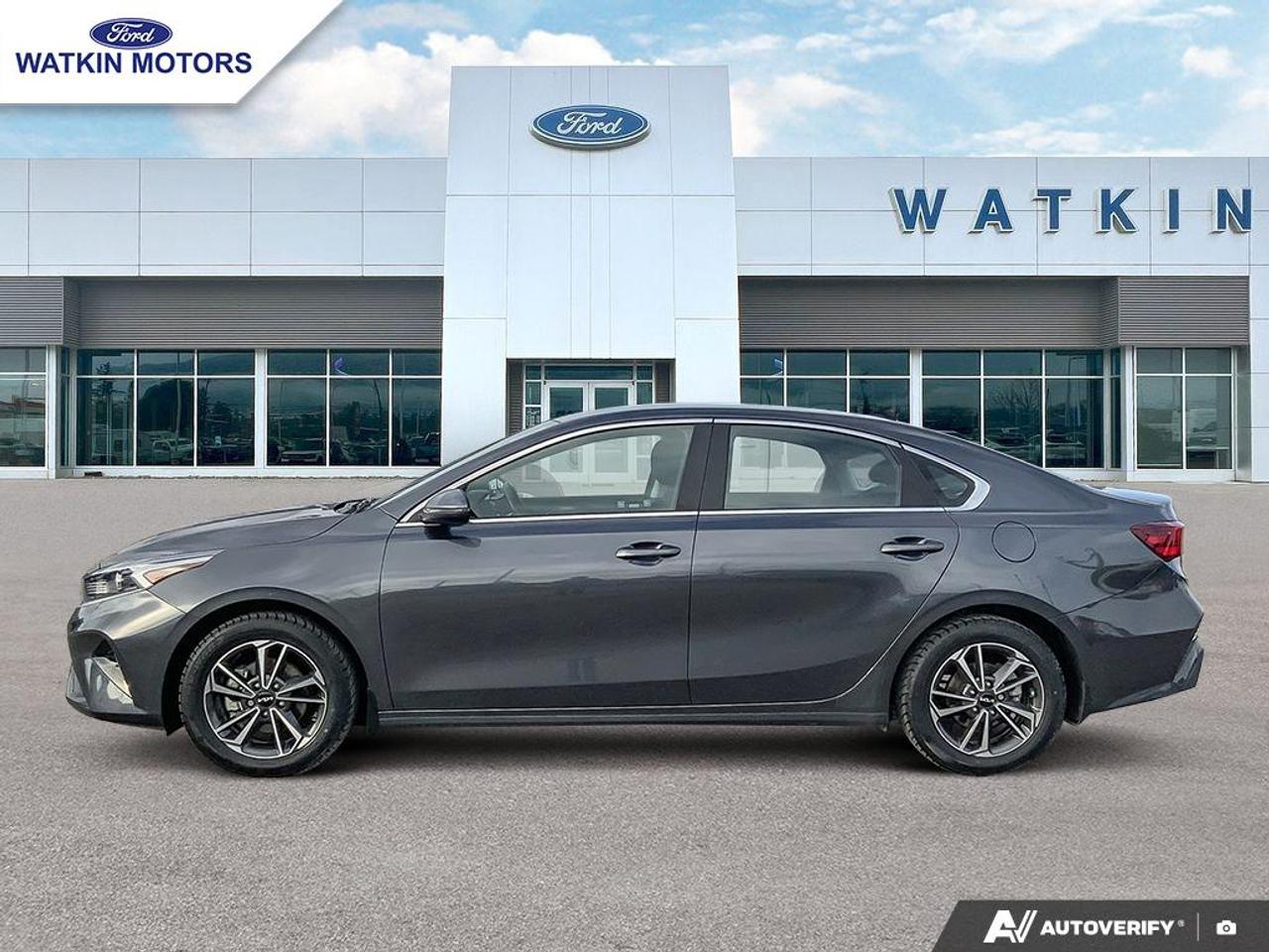 2023 Kia Forte Sedan GT LINE Photo1