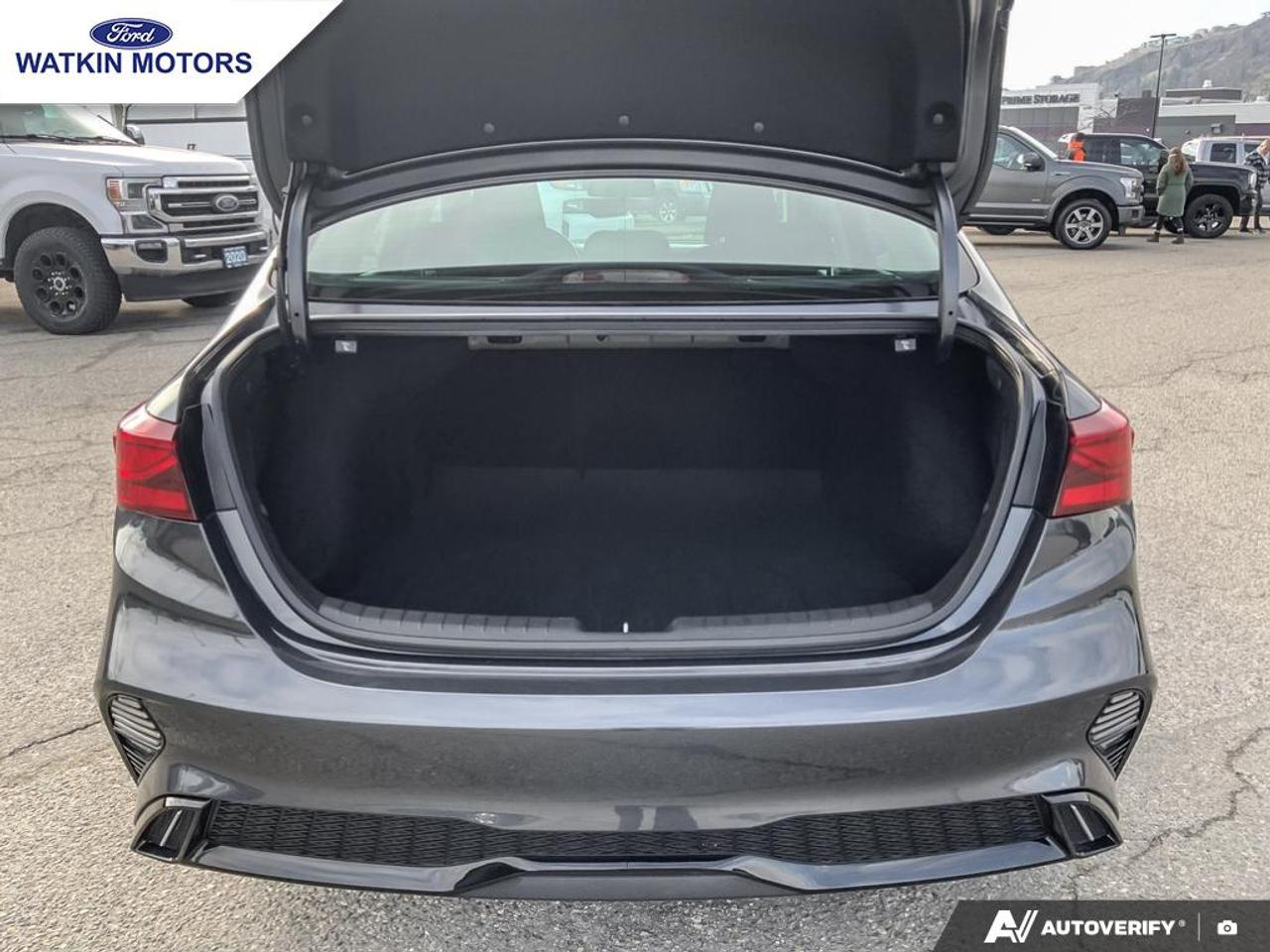 2023 Kia Forte Sedan GT LINE Photo14