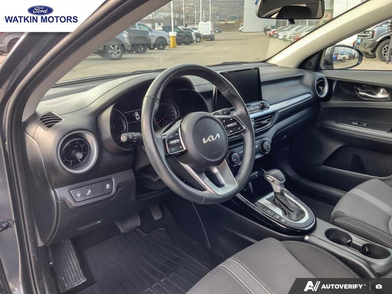 2023 Kia Forte Sedan GT LINE Photo15