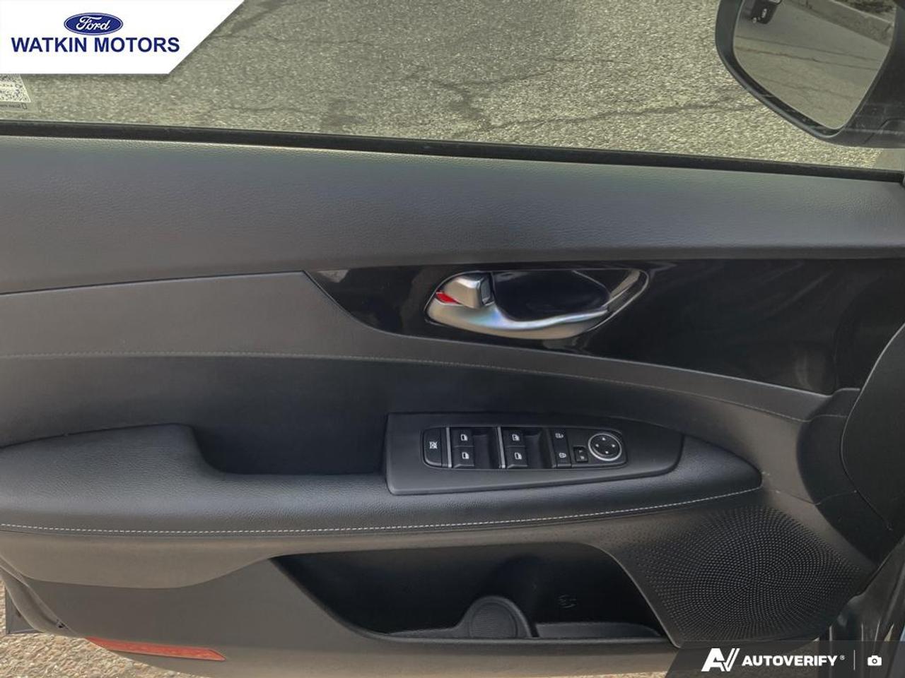 2023 Kia Forte Sedan GT LINE Photo19
