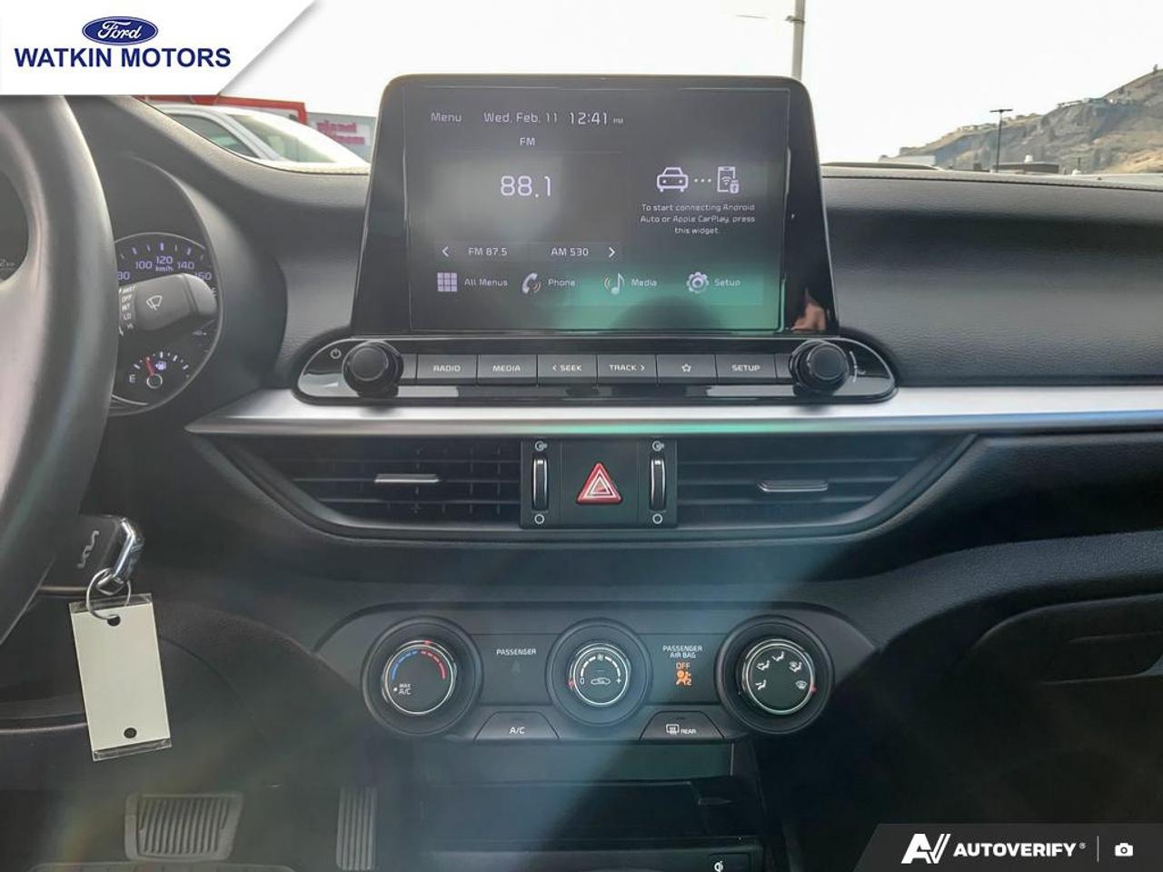 2023 Kia Forte Sedan GT LINE Photo21