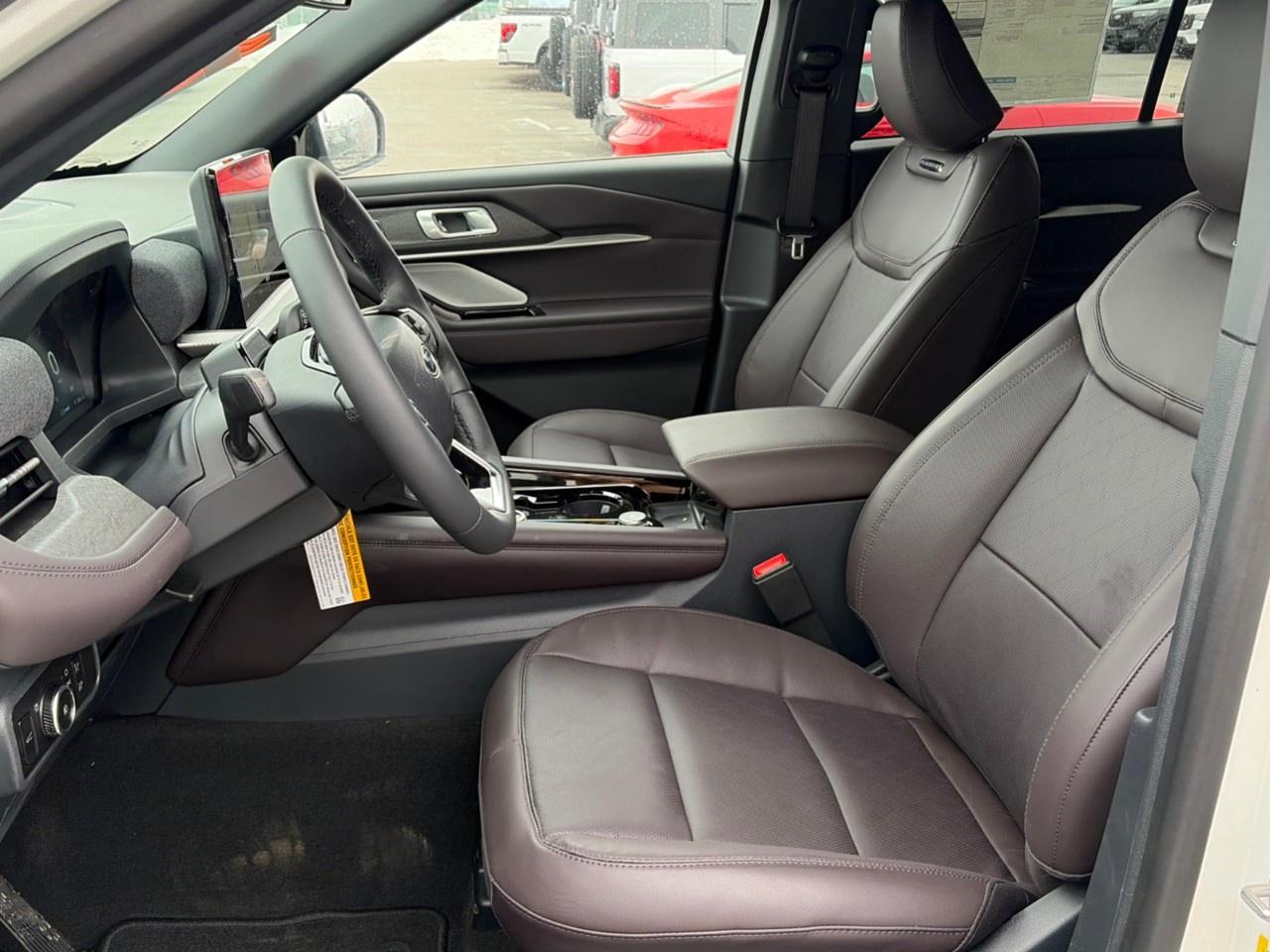 2026 Ford Explorer Platinum 4WD Photo