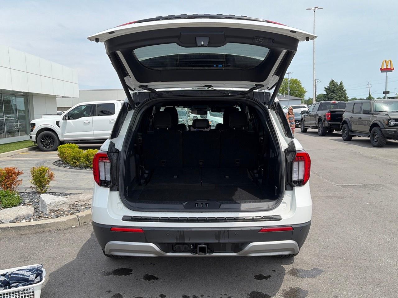 2026 Ford Explorer Platinum 4WD Photo
