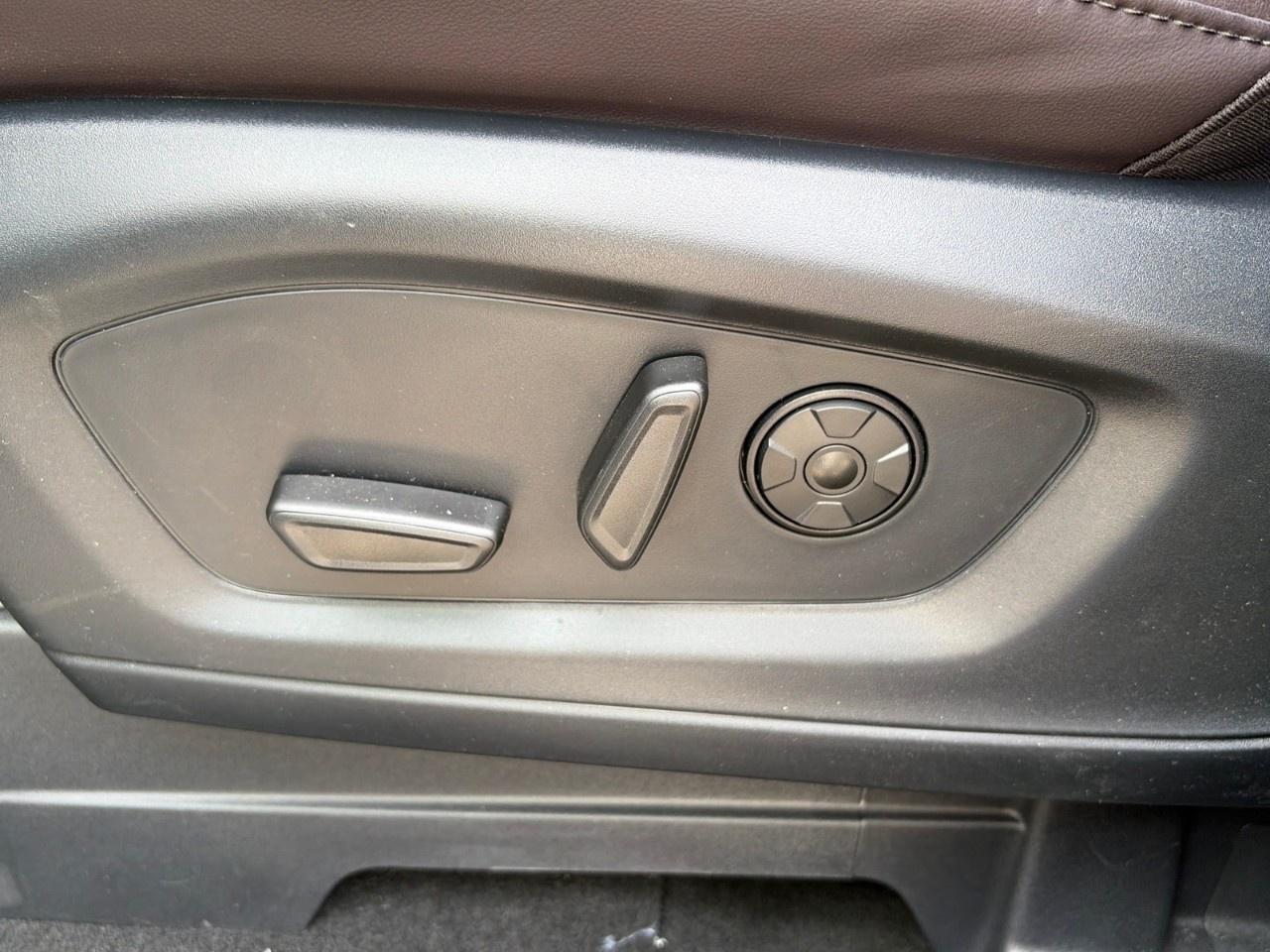 2026 Ford Explorer Platinum 4WD Photo