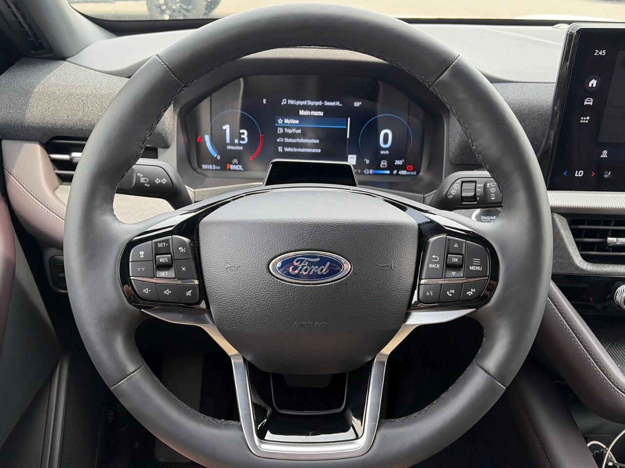2026 Ford Explorer Platinum 4WD Photo