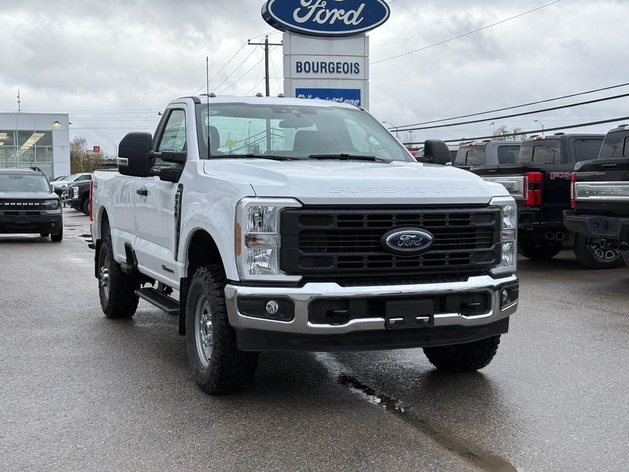 2026 Ford F-350 Super Duty SRW XL 4WD REG CAB 8' BOX Photo3