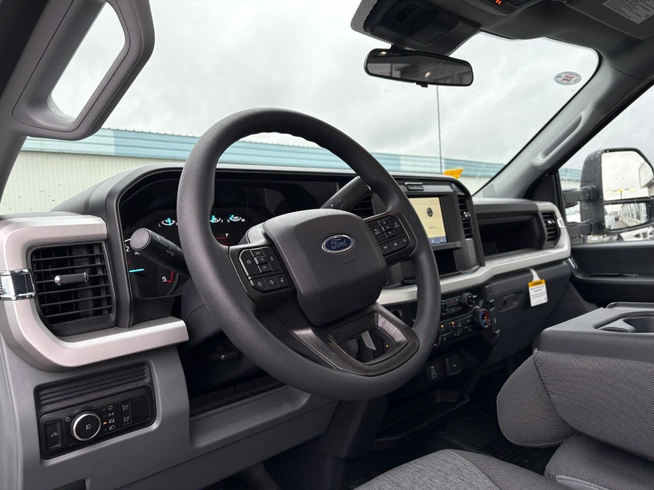 2026 Ford F-350 Super Duty SRW XL 4WD REG CAB 8' BOX Photo