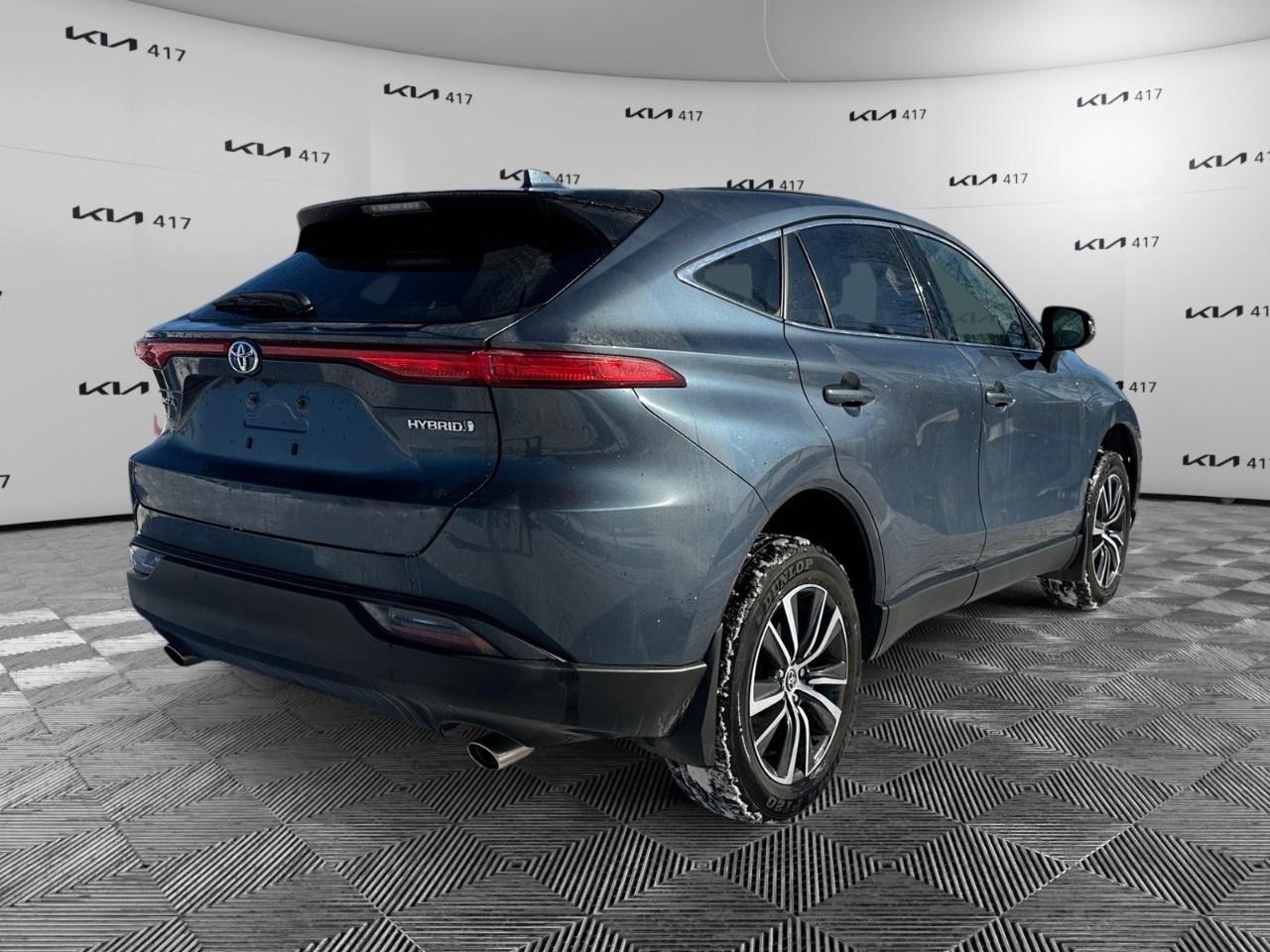 2022 Toyota Venza LE AWD Photo