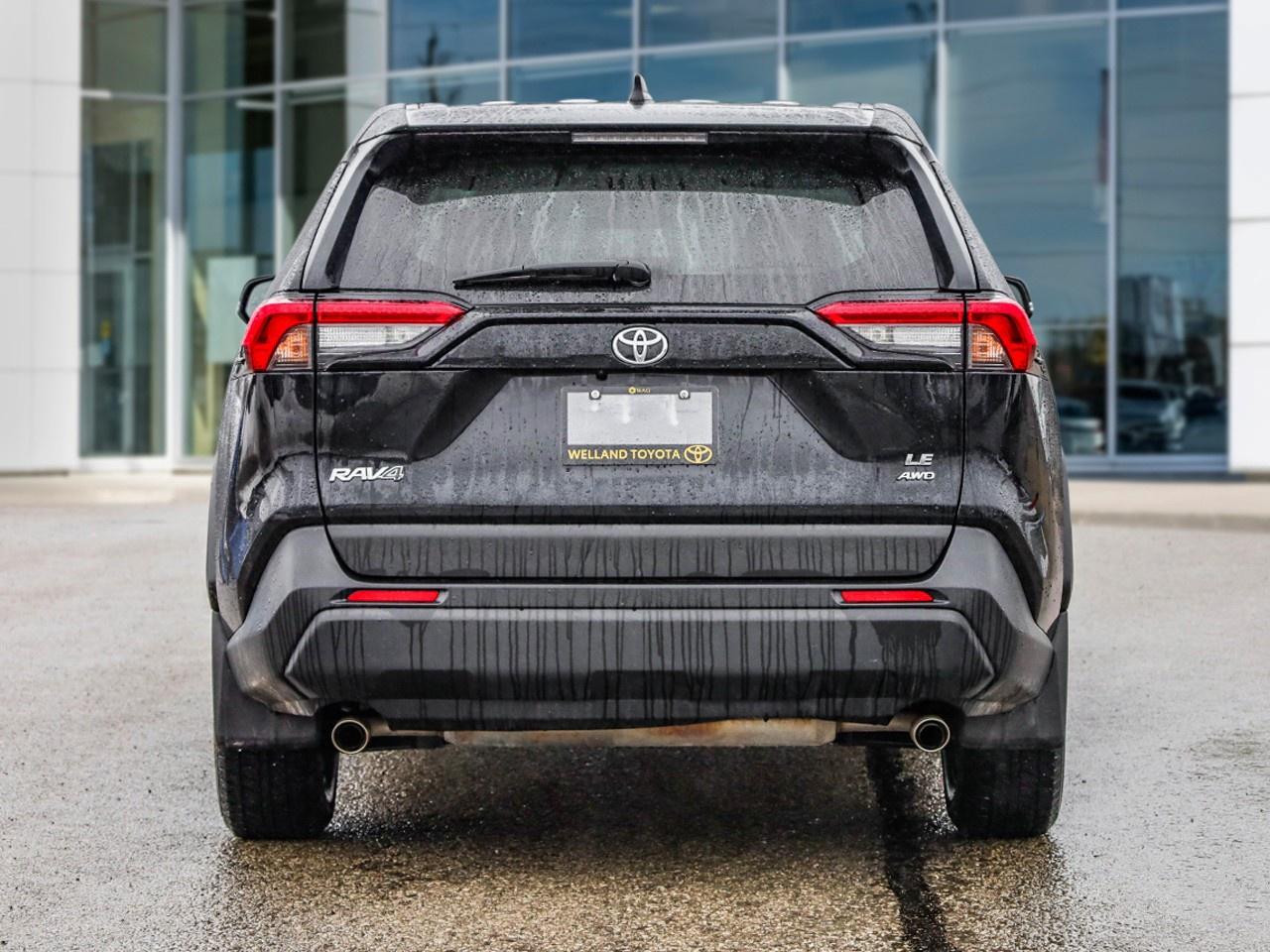 2022 Toyota RAV4 LE Photo