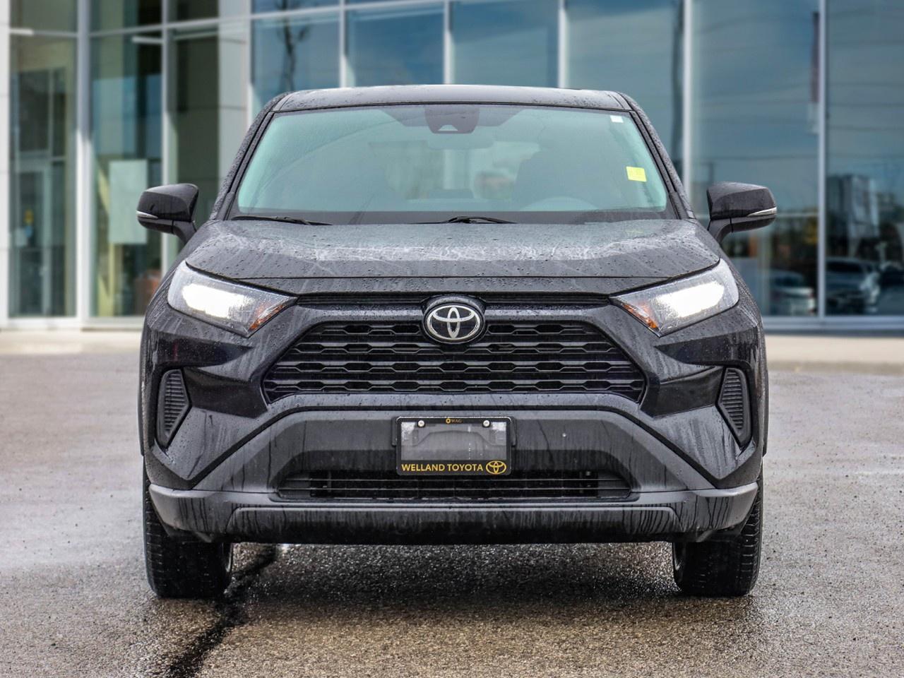 2022 Toyota RAV4 LE Photo