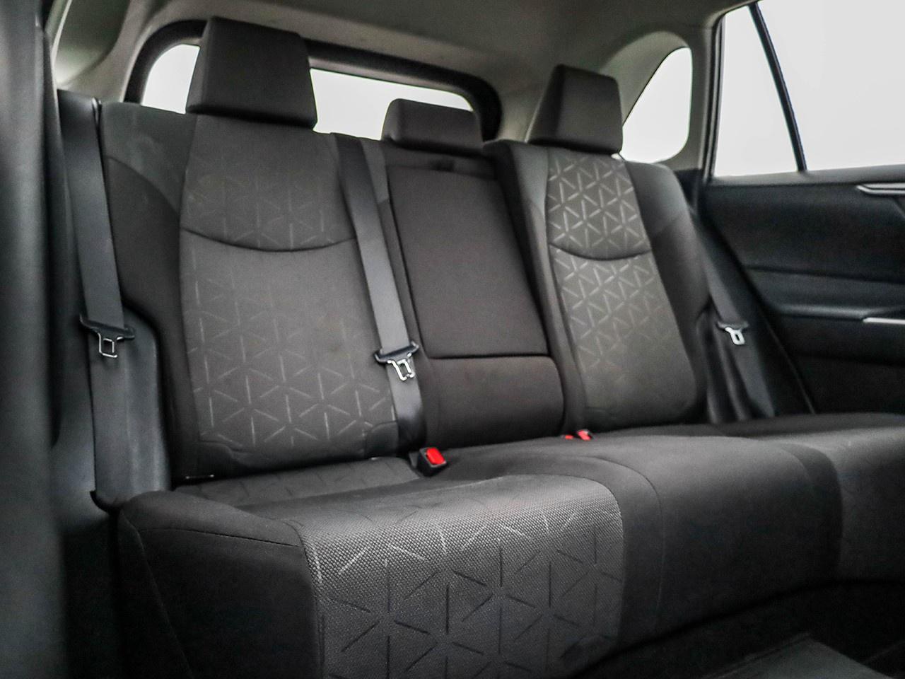 2022 Toyota RAV4 LE Photo