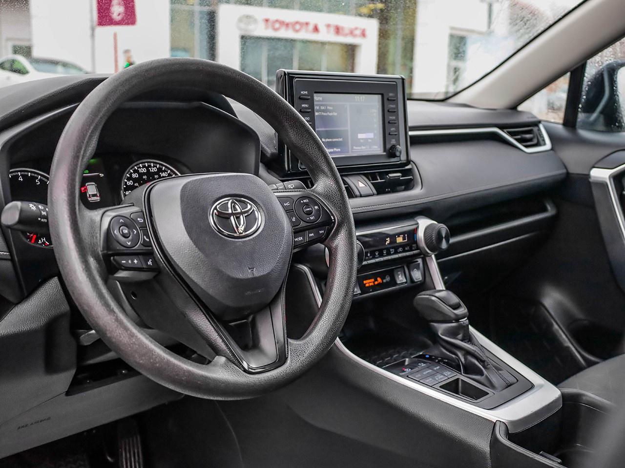 2022 Toyota RAV4 LE Photo