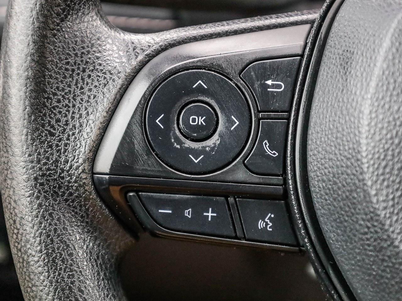 2022 Toyota RAV4 LE Photo