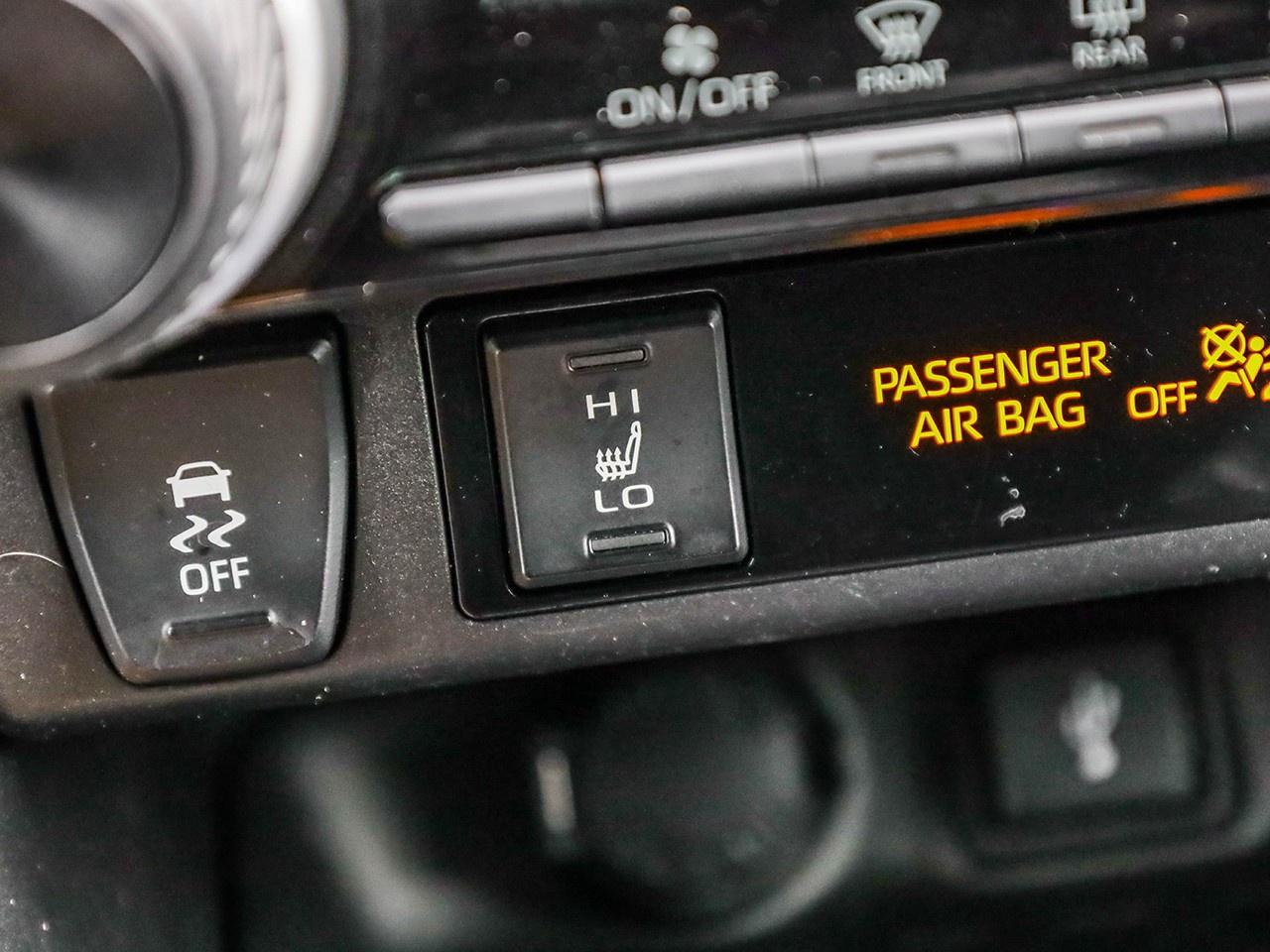 2022 Toyota RAV4 LE Photo