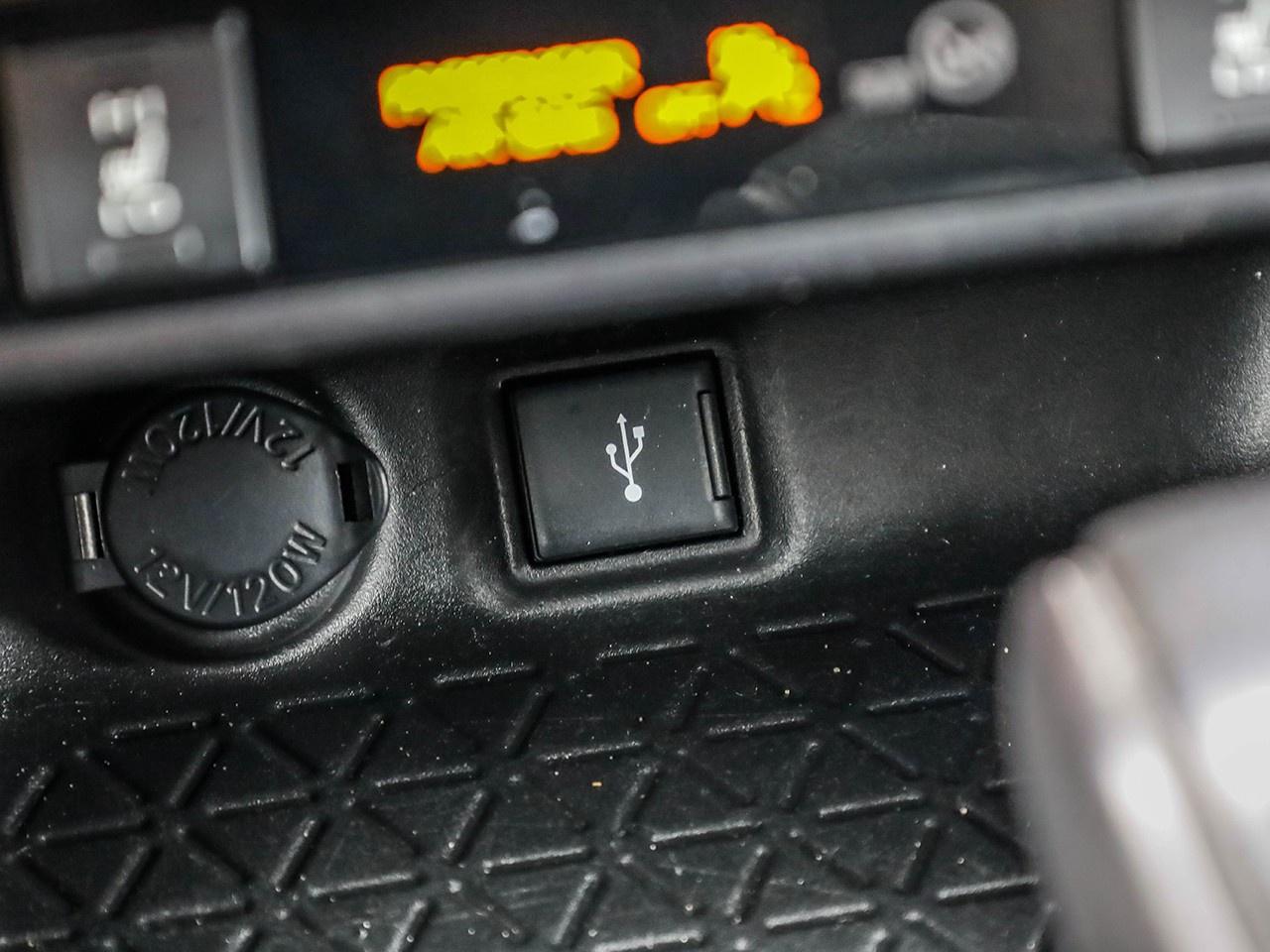 2022 Toyota RAV4 LE Photo