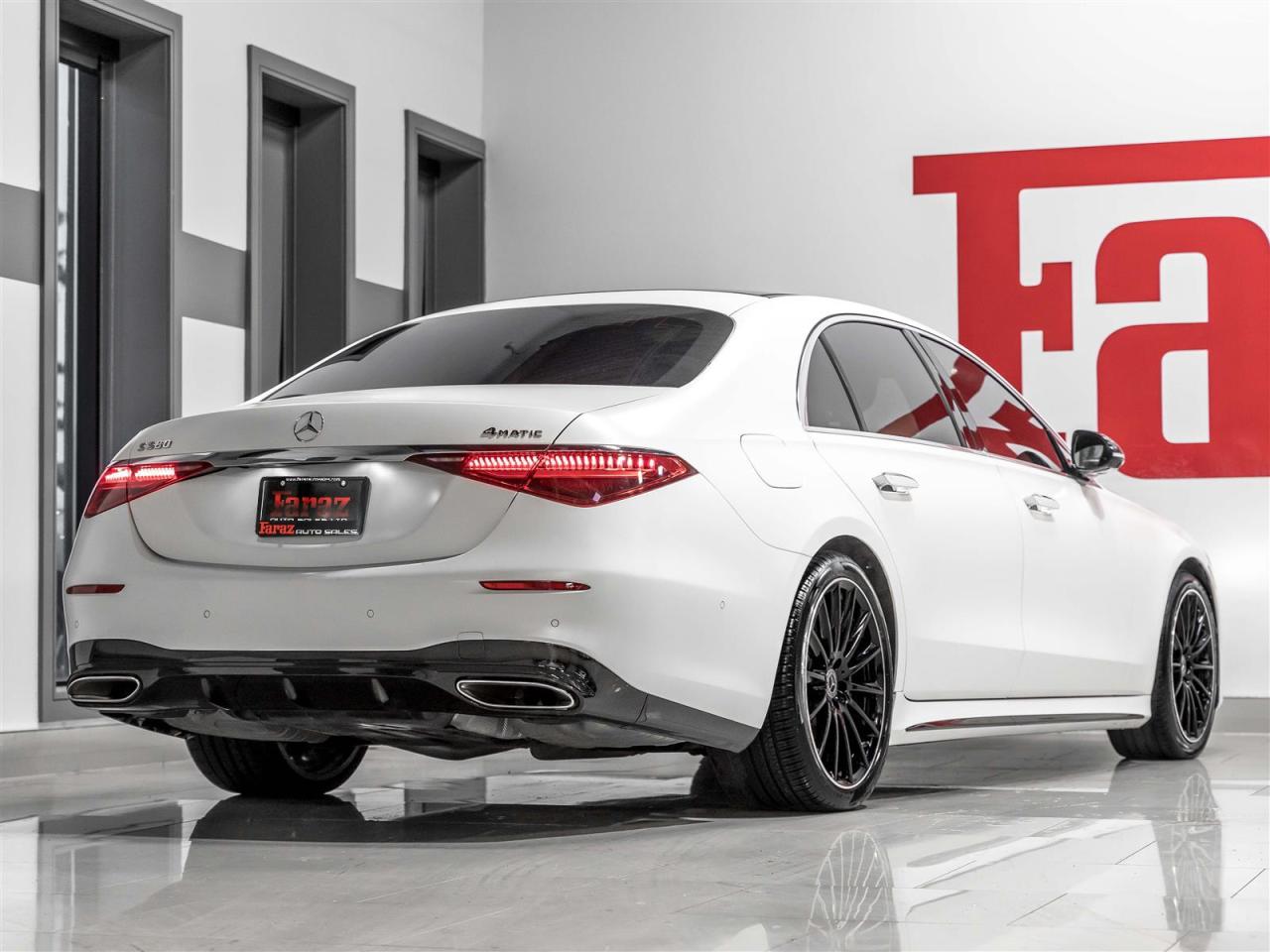 2023 Mercedes-Benz S-Class S 580|BURMESTER 3D|PREMIUM REAR SEAT PKG|MAGNO PAINT Photo3