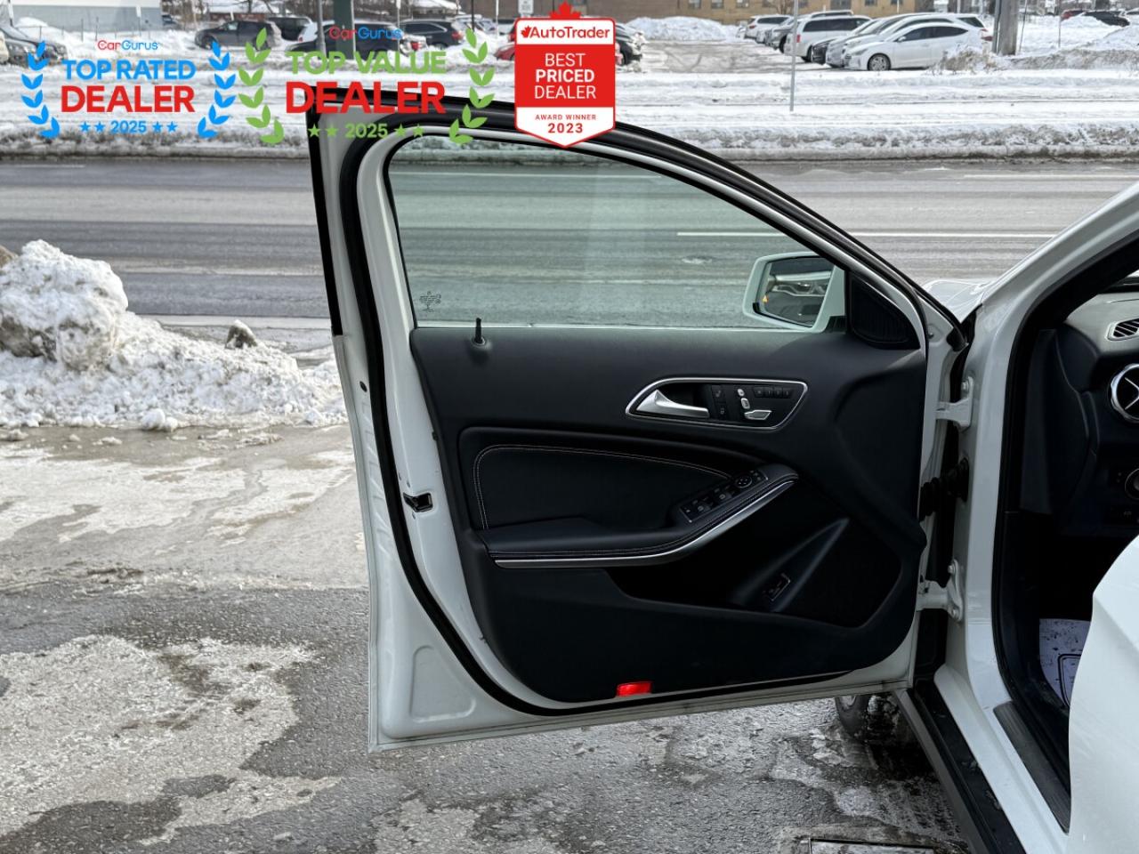 2018 Mercedes-Benz GLA 250 | PREMIUM | PANO | NAVI | BACK UP CAMERA Photo