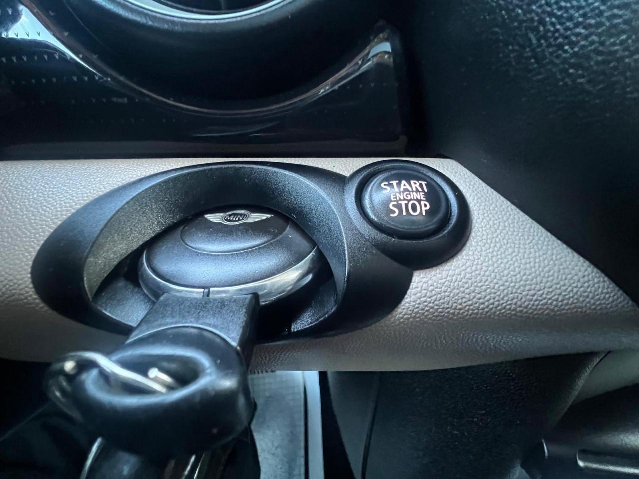 2013 MINI Cooper Hardtop CPE Photo