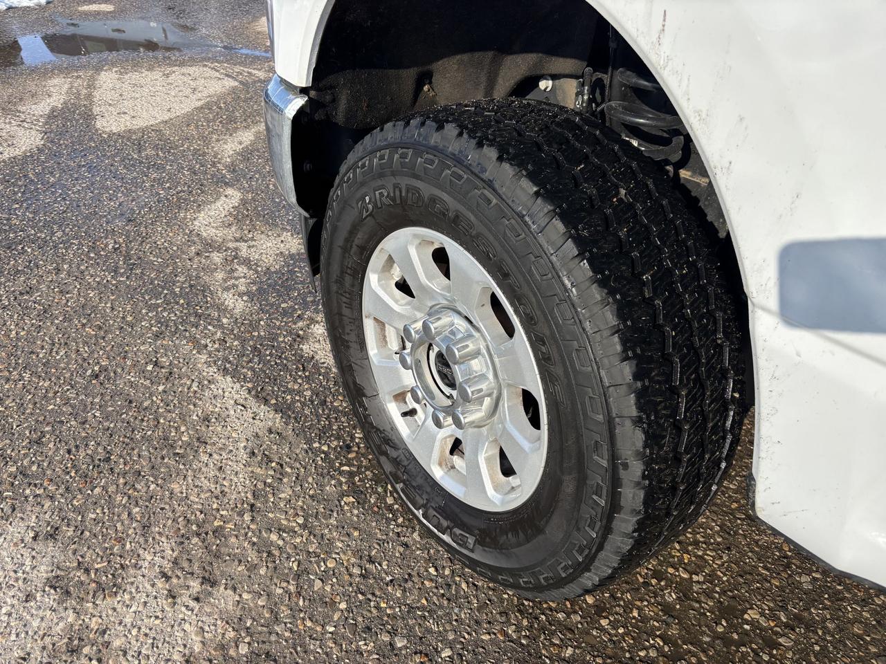 2024 Ford F-250 XLT, 7.3L GAS ENGINE, SUPERCREW, SHORT BOX! Photo