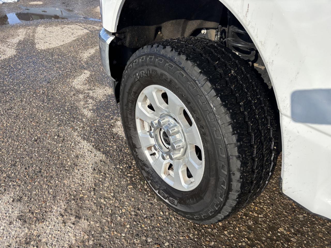 2024 Ford F-250 XLT, 7.3L GAS ENGINE, SUPERCREW, SHORT BOX! Photo