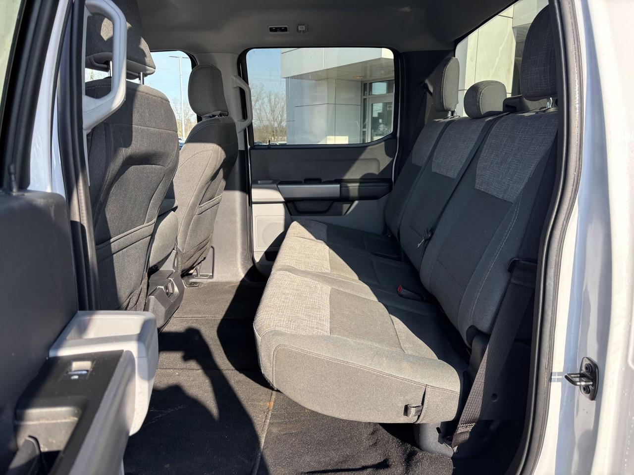 2024 Ford F-250 XLT, 7.3L GAS ENGINE, SUPERCREW, SHORT BOX! Photo