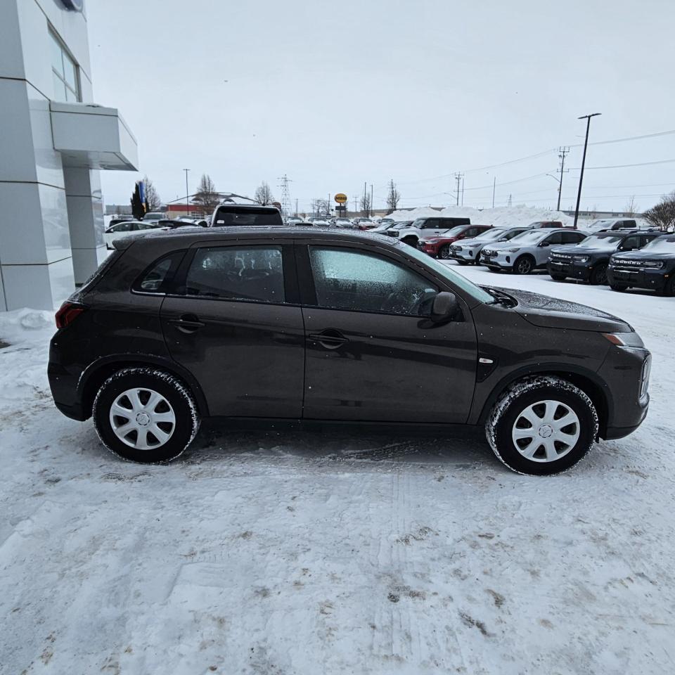 2020 Mitsubishi RVR RVR, HEATED SEAST, ALL WHEEL DRIVE, AS TRADED! Photo3