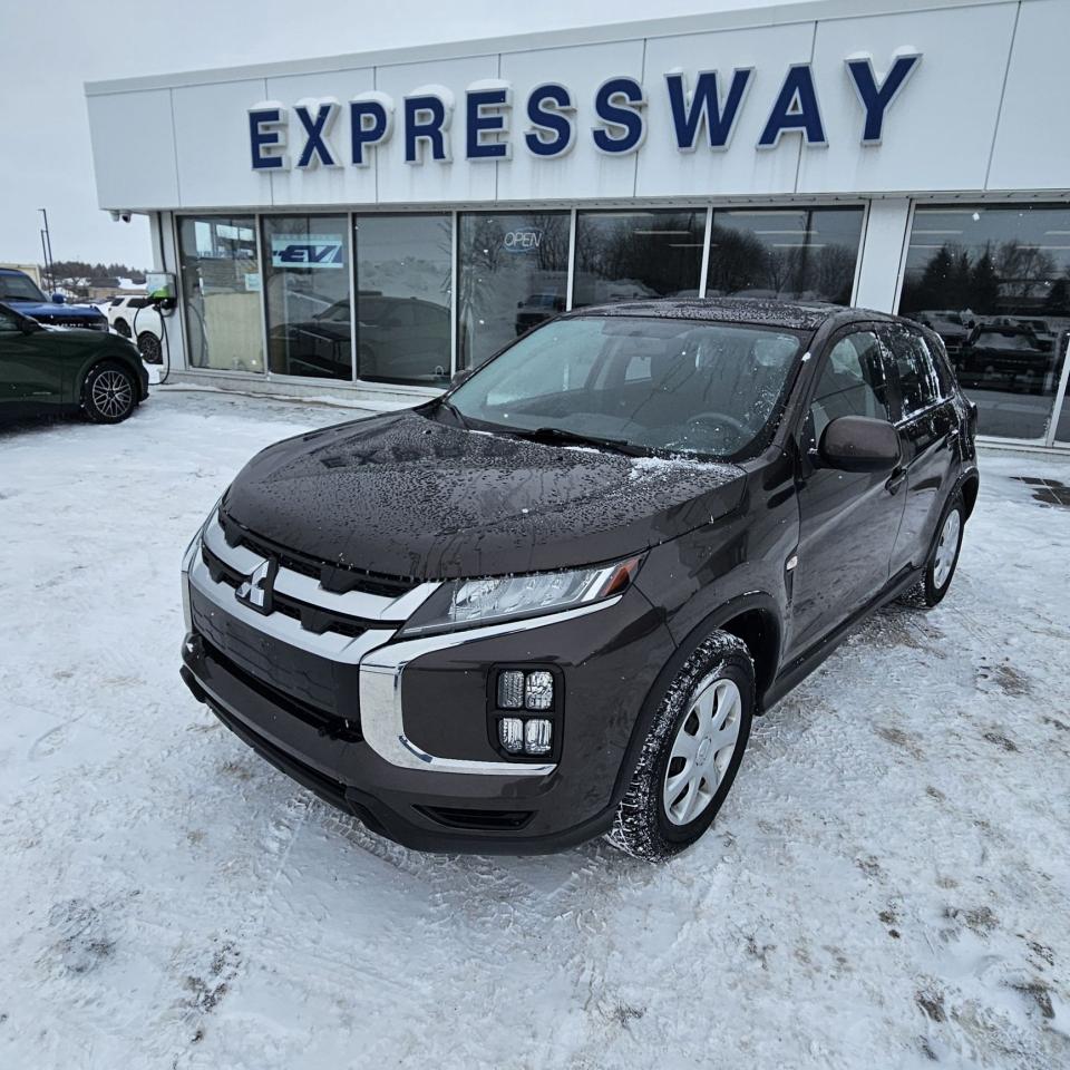 2020 Mitsubishi RVR RVR, HEATED SEAST, ALL WHEEL DRIVE, AS TRADED! Photo0