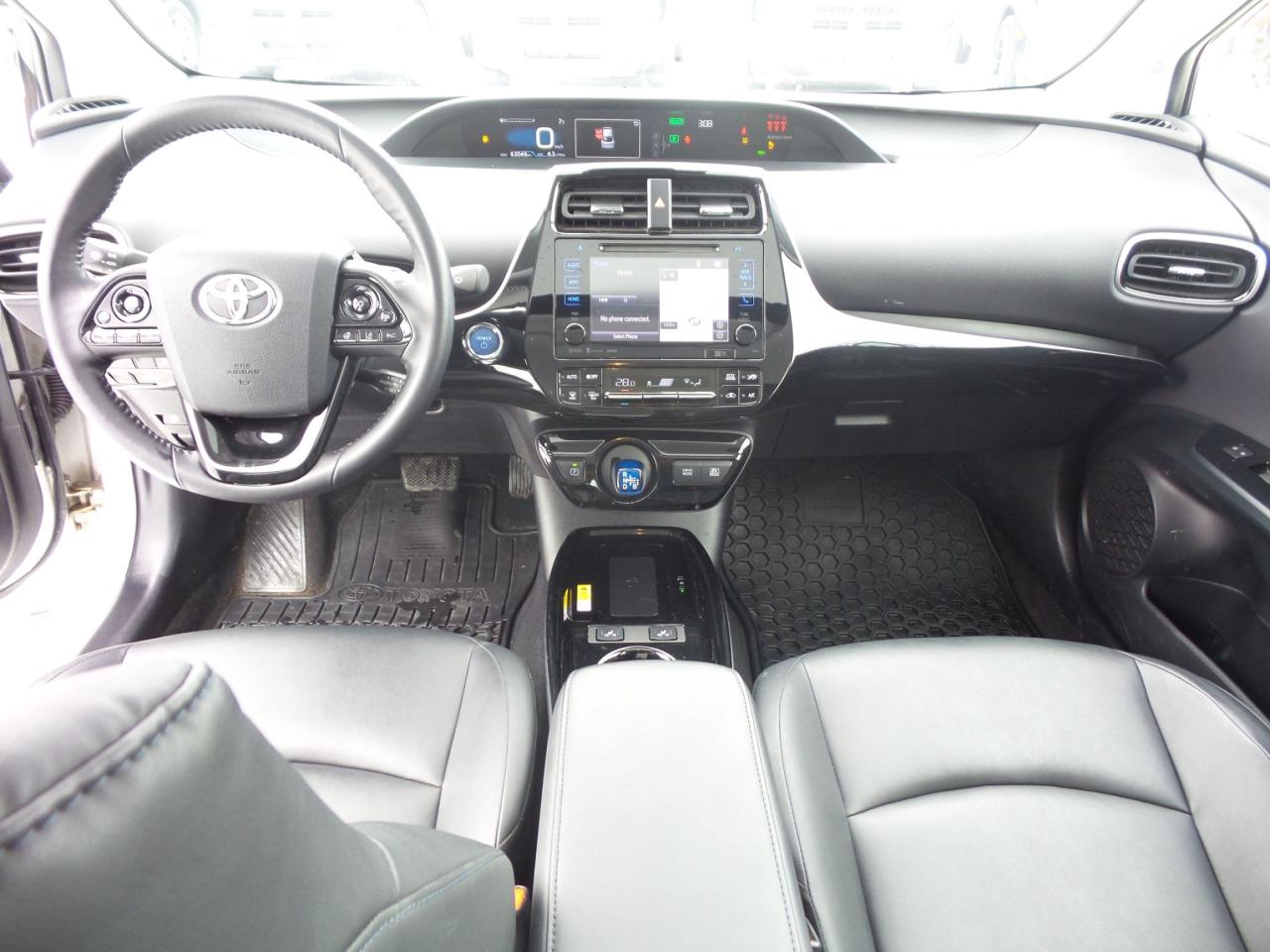 2019 Toyota Prius TECHNOLOGY PACKAGE, LEATHER, ROOF, HEATED SEATS! Photo