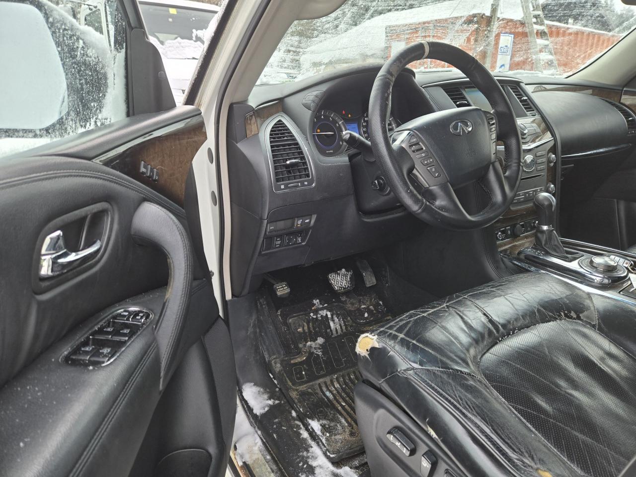 2011 Infiniti QX56 7-Passenger - Photo #7